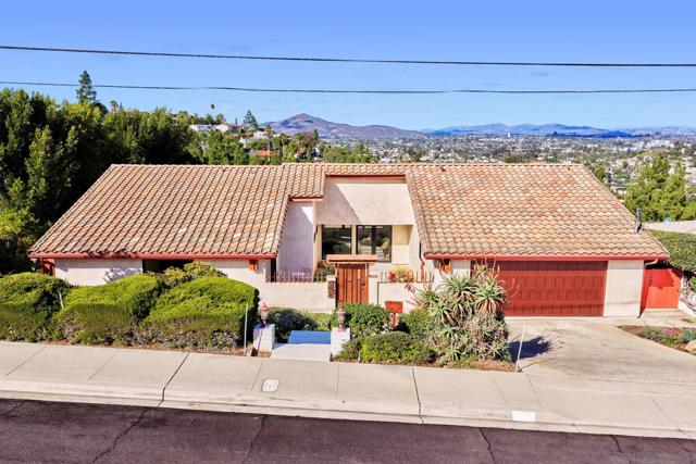 4176 E Arrieta Circle, La Mesa CA: https://media.crmls.org/mediaz/e018cf78-2489-462a-b466-cf2c3ce79cde.jpg