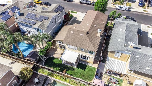 1008 Finn Way, Brentwood CA: https://media.crmls.org/mediaz/e018db9f-e978-4233-8e4f-6ed9d3bfbb3f.jpg