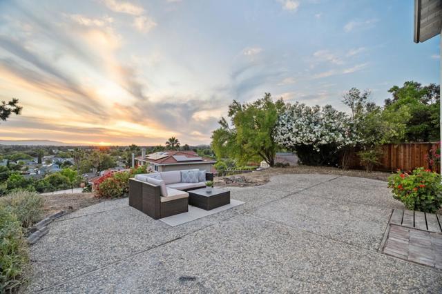 6238 Valroy Drive, San Jose CA: https://media.crmls.org/mediaz/e018ec89-f9a1-495b-8097-207791e14e04.jpg