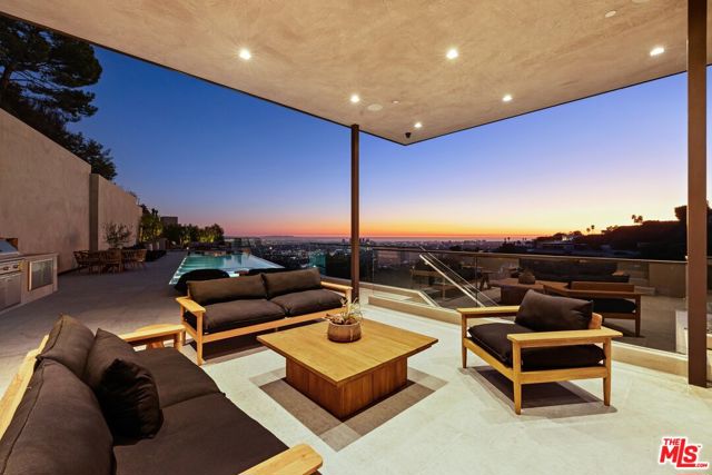 Image 12 of 50 For 1690 Doheny Drive