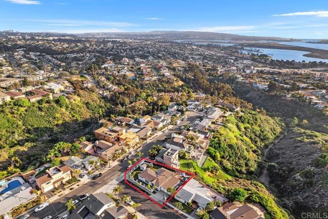 4704 Jumano Avenue, San Diego CA: https://media.crmls.org/mediaz/e0194c29-5f27-471c-a5dd-848b27aaf6cd.jpg