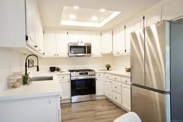 1570 Monterey Pine Dr, San Diego CA: https://media.crmls.org/mediaz/e01965ab-4411-479e-9bdd-bd26acffca04.jpg