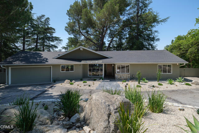 5445 La Crescenta Avenue, La Crescenta CA: https://media.crmls.org/mediaz/e019bffb-a580-4ef4-b86f-0ac7ba52acda.jpg