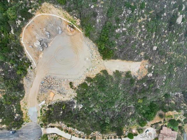 2169 Corte Dorado Espuela, Alpine CA: https://media.crmls.org/mediaz/e01a271d-39d2-4d20-9c56-9e87ff6313f3.jpg