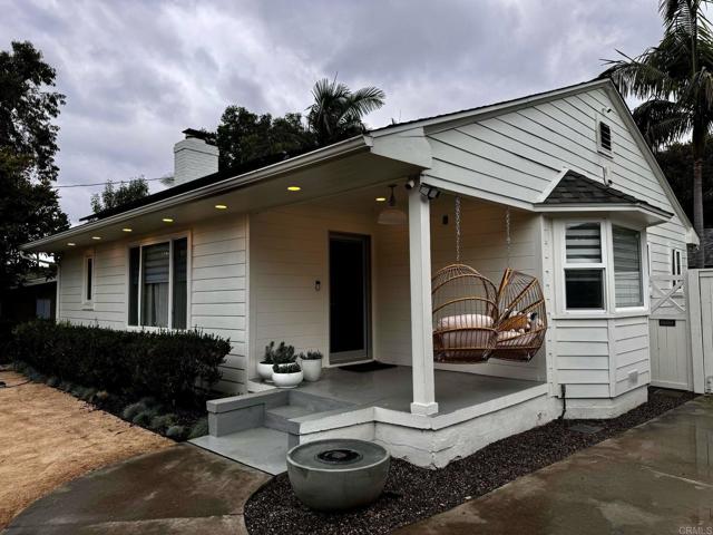 Detail Gallery Image 1 of 34 For 950 Eucalyptus, Vista,  CA 92084 - 3 Beds | 2 Baths