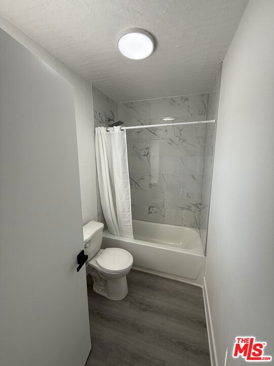 https://media.crmls.org/mediaz/e01a7c25-5247-4eee-ad12-ff3a88647114.jpg?preset=X-Large
