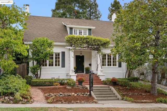 618 Boulevard Way, Piedmont CA: https://media.crmls.org/mediaz/e01aa414-1e95-4be0-a76a-631a28223ed2.jpg