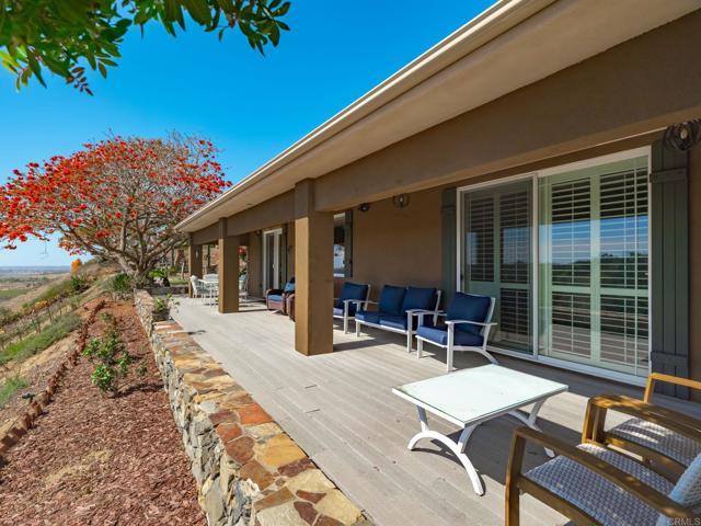 30419 Canyon Estates Road, Vista CA: https://media.crmls.org/mediaz/e01bb70b-3805-46b5-99bd-e4b6a07505f8.jpg