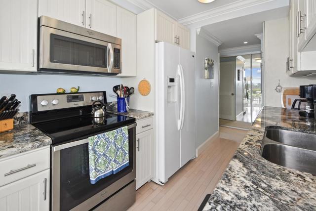 Image 10 of 27 For 1770 Avenida Del Mundo  Unit #1007