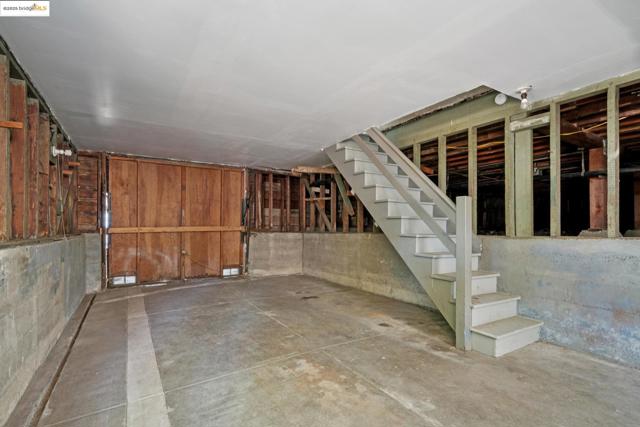 1239 Carleton St, Berkeley CA: https://media.crmls.org/mediaz/e01c2e32-0db8-4297-b24e-7ae4e736ef30.jpg