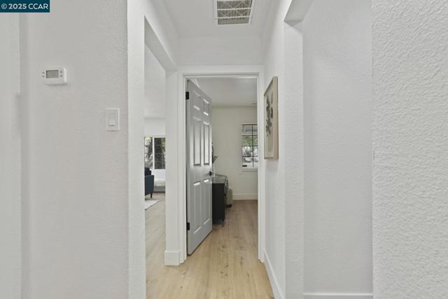 1021 Frienza Avenue, Sacramento CA: https://media.crmls.org/mediaz/e01c52f9-0e3e-4490-868f-4326669433ec.jpg