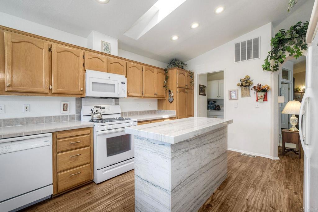 444 El Camino Real - photo 20