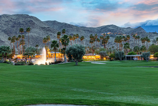 26 Lakeview Circle, Palm Springs CA: https://media.crmls.org/mediaz/e01cd4c1-bf28-4bd5-a9c0-103a3a6d6ff6.jpg