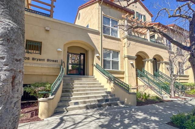 108 Bryant Street, Mountain View CA: https://media.crmls.org/mediaz/e01d0c7e-e17e-4d7a-be48-c24db1dec6e2.jpg