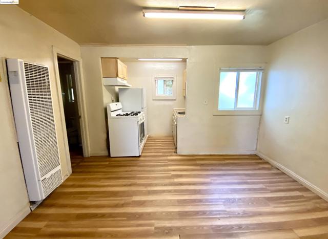 Image 4 of 33 For 416 Benicia Rd