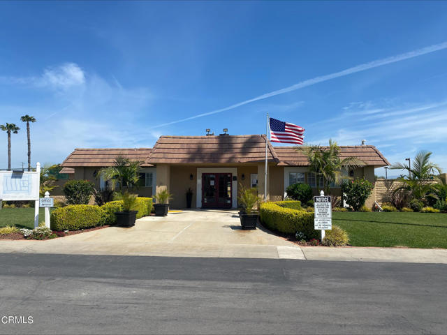 1853 Ives Avenue, Oxnard CA: https://media.crmls.org/mediaz/e01e1647-6903-4c4e-854a-84bf6baa93e0.jpg