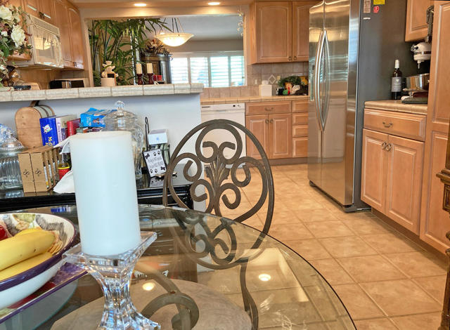 378 Desert Falls E Drive, Palm Desert CA: https://media.crmls.org/mediaz/e01eac0f-c501-4457-9864-11cbeef5b2c9.jpg