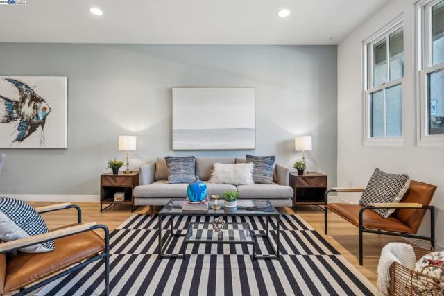 2110 Clement Ave, Alameda CA: https://media.crmls.org/mediaz/e01f94a9-5a95-4d4f-90d0-f6ae46b2e7f7.jpg