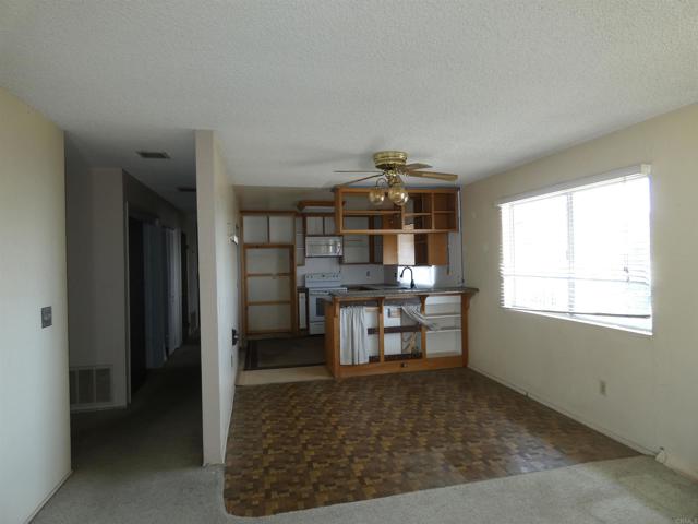 9428 Eucalyptus Street, Spring Valley CA: https://media.crmls.org/mediaz/e01fc39a-cbe5-4d79-9a26-52e59c090d9c.jpg