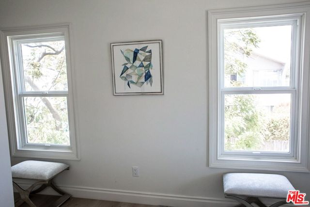 58 Paloma Avenue, Venice CA: https://media.crmls.org/mediaz/e01fdead-e34a-476e-9e48-aa063dcd6526.jpg