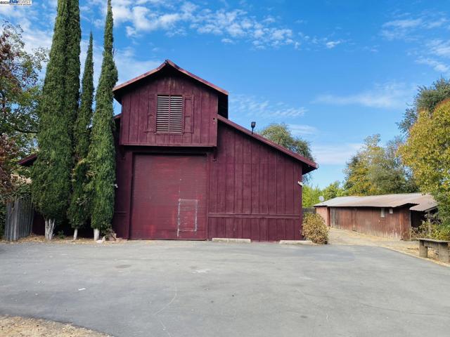 7705 Orford Rd, Stockton CA: https://media.crmls.org/mediaz/e01fe8c5-4178-4fed-b1f3-e8741e92206c.jpg
