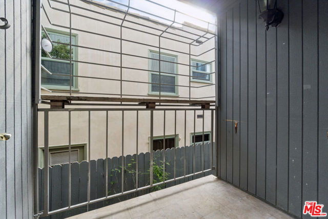 880 Hilldale Avenue, West Hollywood CA: https://media.crmls.org/mediaz/e01ff149-005a-4301-b870-03992a4e1a89.jpg