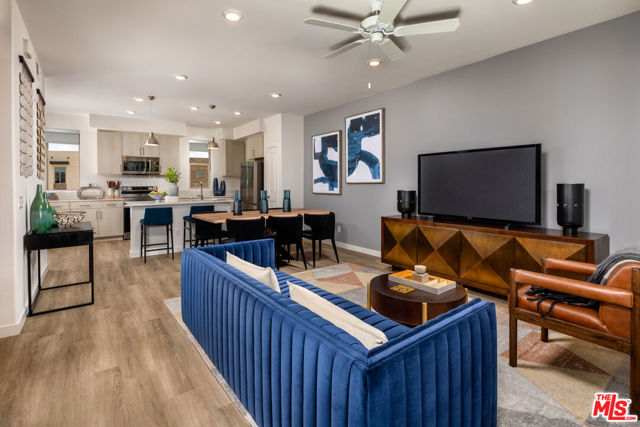 1483 W Vista Way, San Pedro CA: https://media.crmls.org/mediaz/e02040bb-d9ed-4a9b-8356-45a10537cfb1.jpg