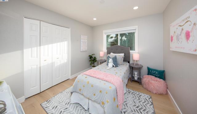 1392 Springview Ct., Concord CA: https://media.crmls.org/mediaz/e0211d0b-8d4a-41a0-91a1-c7c9b3e84af8.jpg