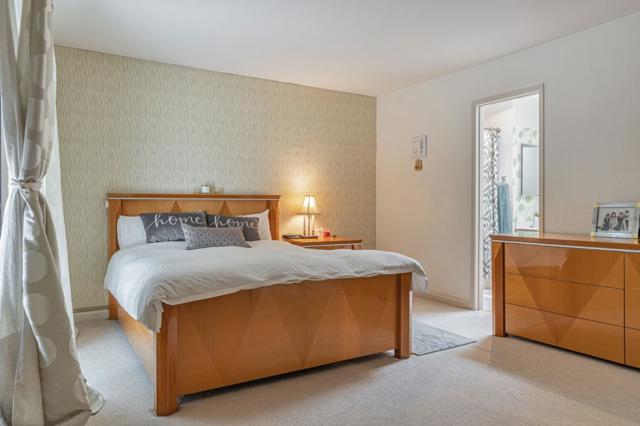2411 Carlmont Drive, Belmont CA: https://media.crmls.org/mediaz/e021574c-2e1c-430a-9467-59239e2c9479.jpg