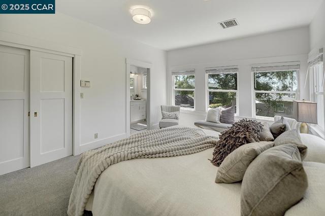1039 Elsinore, Oakland CA: https://media.crmls.org/mediaz/e021e71c-1f8f-48b2-b8cd-872aa6c21959.jpg