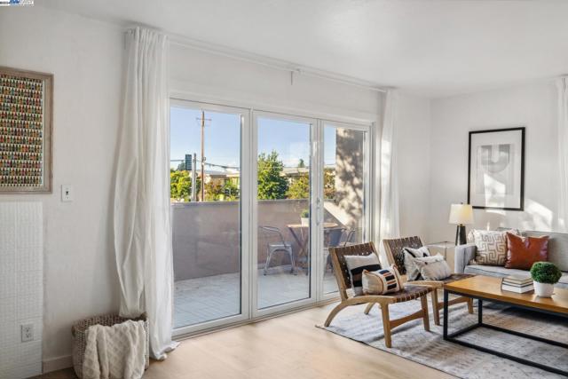 2106 Otis Dr, Alameda CA: https://media.crmls.org/mediaz/e02219e4-0024-4b7e-8b89-50f6026280c1.jpg
