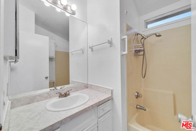 235 S Beach Boulevard, Anaheim CA: https://media.crmls.org/mediaz/e0224e8c-c9ea-4adf-9282-c93179af072f.jpg