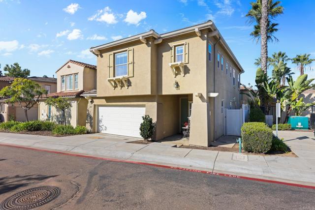 Detail Gallery Image 4 of 41 For 3345 Paseo De Fuentes, National City,  CA 91950 - 3 Beds | 2 Baths