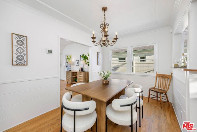 4311 Greenbush Avenue, Sherman Oaks CA: https://media.crmls.org/mediaz/e022aecd-e2c1-4c89-ab01-e7705ff03c73.jpg