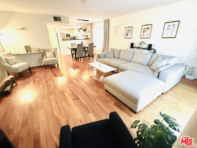 Drew Fenton | 11907 Darlington Avenue Los Angeles CA | MLS: 7264256