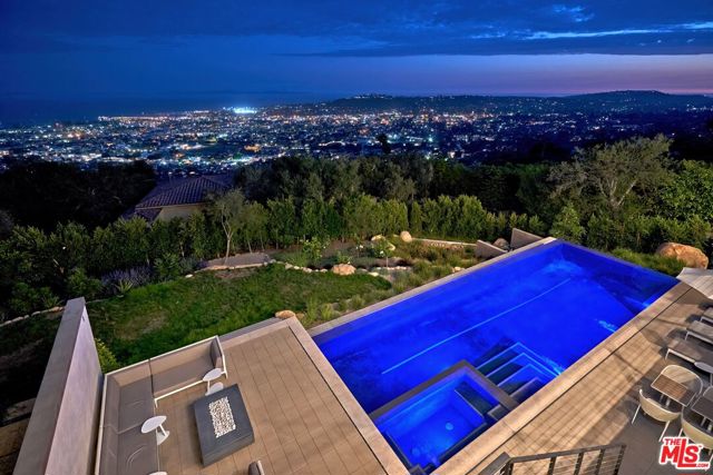 945 Arbolado Road, Santa Barbara CA: https://media.crmls.org/mediaz/e0230051-7f4d-4e65-9031-a938ecf708bd.jpg