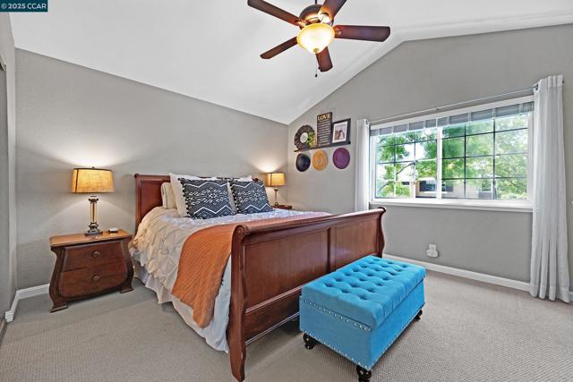 60 Rainbow Cir, Danville CA: https://media.crmls.org/mediaz/e023bdd5-1d3c-4017-b684-d7637d5e1c10.jpg