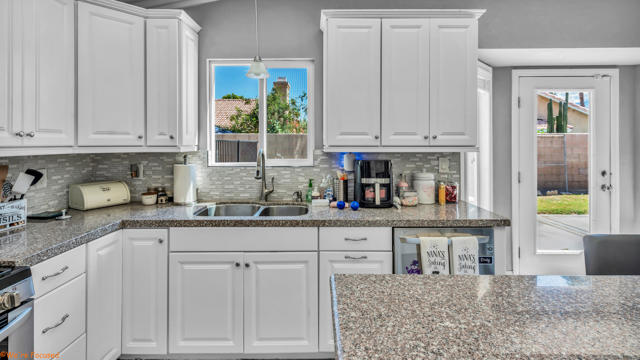 Image 7 of 34 For 81393 Avenida Gaviota