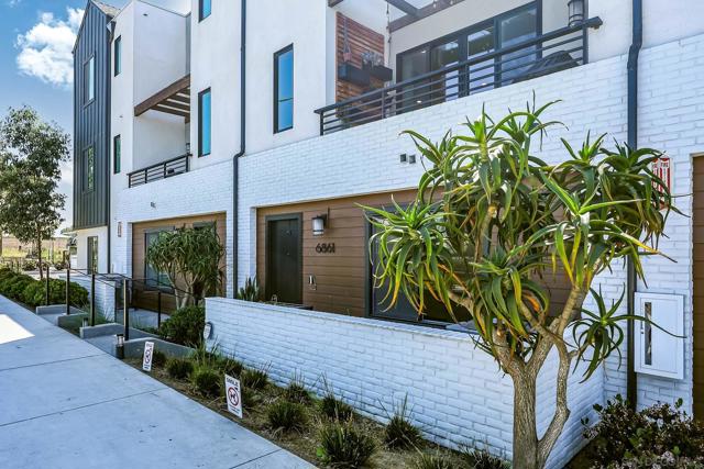 6861 Secano St, San Diego CA: https://media.crmls.org/mediaz/e0248b30-add2-4d01-b7ca-a343ba3cc688.jpg