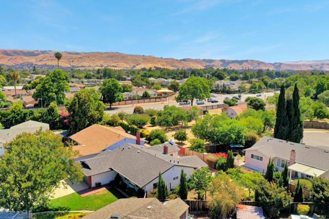 34863 Warwick Court, Fremont CA: https://media.crmls.org/mediaz/e024fc0b-2741-4459-9d22-5c9f0f8a8805.jpg