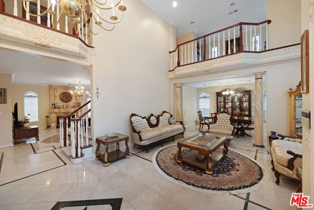 2431 Benedict Canyon Drive, Beverly Hills CA: https://media.crmls.org/mediaz/e0253ee1-8397-4486-9cab-3496443085a0.jpg