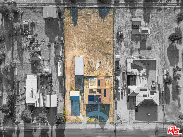 9256 6th Avenue, Hesperia CA: https://media.crmls.org/mediaz/e0255e2a-6b96-4583-9061-0661c25e766b.jpg