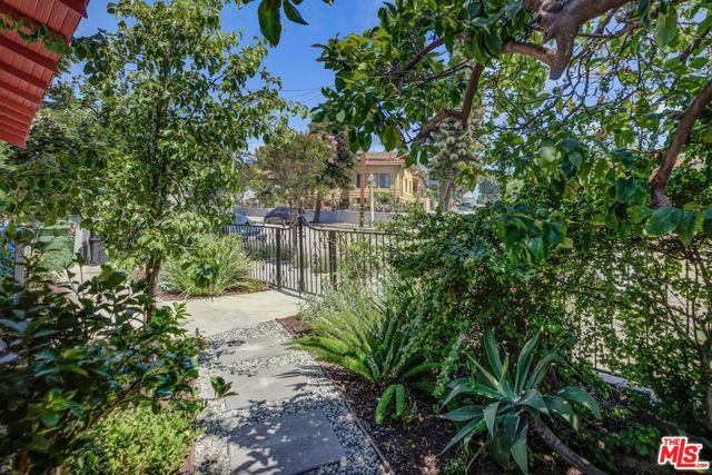 1072 Edgeware Road, Los Angeles, California 90026, 4 Bedrooms Bedrooms, ,3 BathroomsBathrooms,Single Family Residence,For Sale,Edgeware,24407681