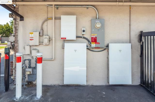 18905 Standish Ave, Hayward CA: https://media.crmls.org/mediaz/e025e46c-d786-46d8-9dc6-bfc8d7834c4f.jpg
