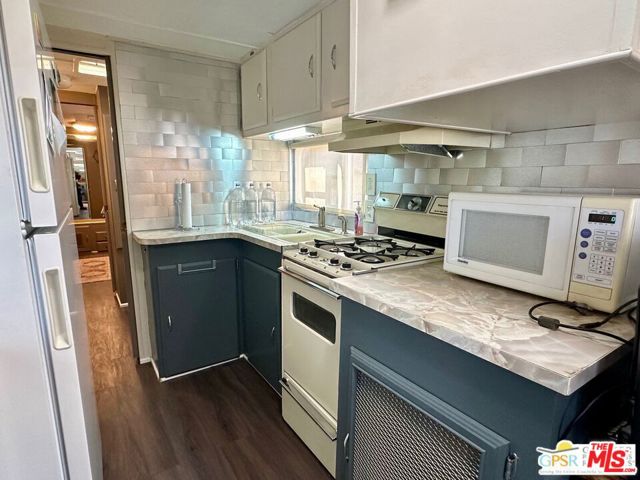 84250 Indio Springs Drive, Indio CA: https://media.crmls.org/mediaz/e02633ce-8ca1-4f13-8d08-11d372bfb56f.jpg