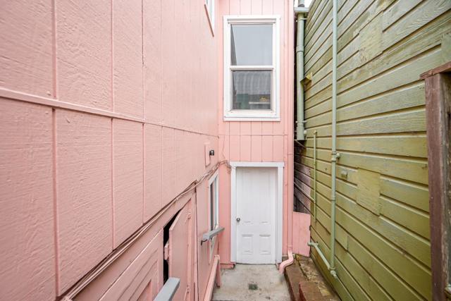 451 Winchester Street, Daly City CA: https://media.crmls.org/mediaz/e0267b1a-7a93-4fb4-a700-7ed8011cfa39.jpg