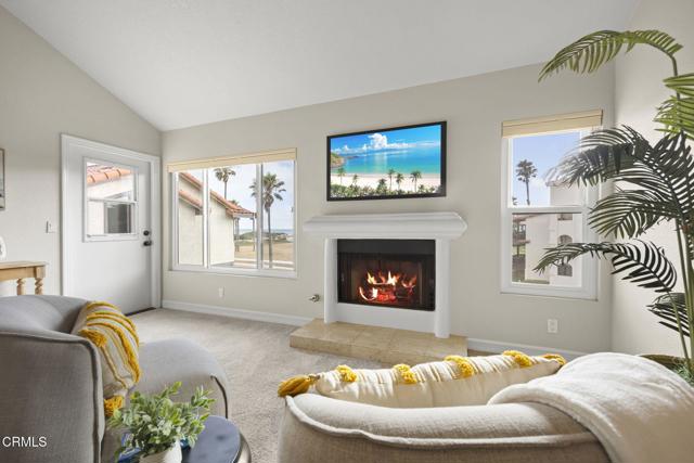 2205 Vina Del Mar, Oxnard CA: https://media.crmls.org/mediaz/e0267ba3-8ea2-4560-922c-ae5b17b200e8.jpg
