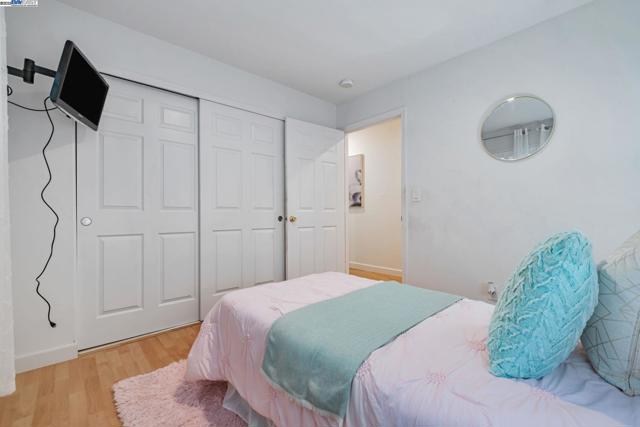 2716 Killdeer Ct, Union City CA: https://media.crmls.org/mediaz/e0268f0c-f76e-4a6d-aa54-149ce77ad5de.jpg