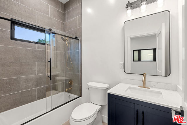 8931 Hubbard Street, Culver City CA: https://media.crmls.org/mediaz/e026a754-27cb-4c8c-95c5-b13756a28c06.jpg