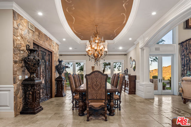 25315 Prado De Los Suenos, Calabasas CA: https://media.crmls.org/mediaz/e026bb9d-21ce-47a7-9820-863694281662.jpg